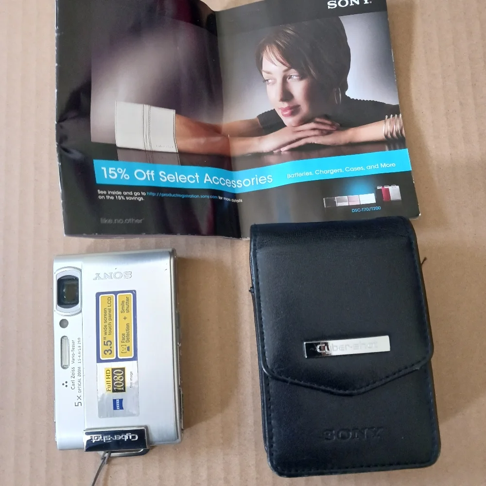 Camera Sony Cybershot  Silver Like New 8.1 Mega Pixels